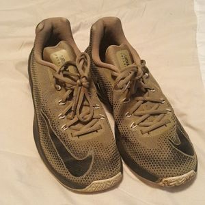 Nike AirMax size 9.5